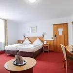 Landgasthof & Zur Rose Berg Hotel