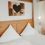 Hotel Landgasthof & Zur Rose Berg 3*