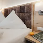 Hotel Landgasthof & Zur Rose Berg