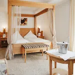 Landgasthof & Zur Rose Berg