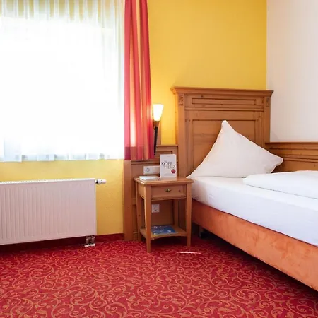 Landgasthof & Zur Rose Berg 3*