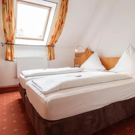 Landgasthof & Zur Rose Berg Hotel