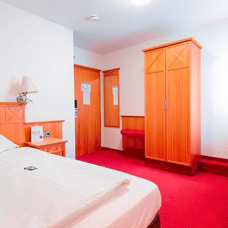 Landgasthof & Zur Rose Berg Ξενοδοχείο 3*