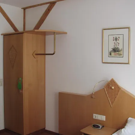 Landgasthof & Zur Rose Berg Hotel