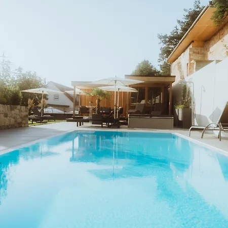 Landgasthof & Zur Rose Berg ホテル