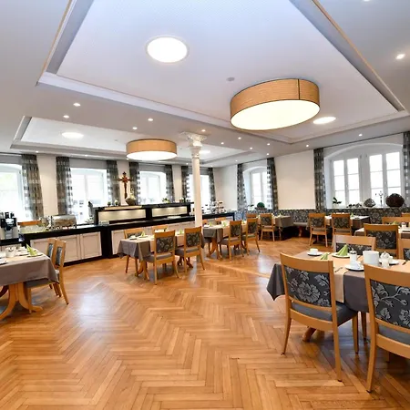 Hotel Landgasthof & Zur Rose Berg
