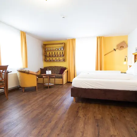 Landgasthof & Zur Rose Berg 3*