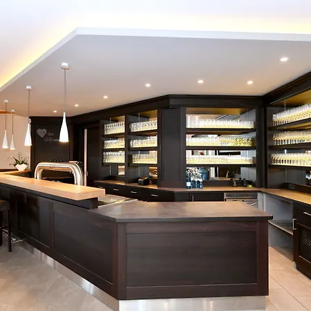 Ξενοδοχείο Landgasthof & Zur Rose Berg 3*