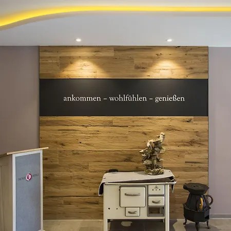 Landgasthof & Zur Rose Berg 3*