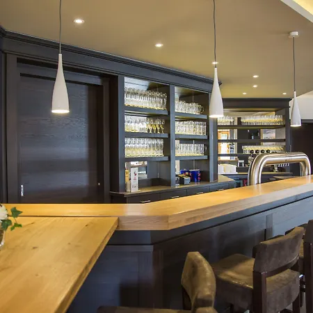 Landgasthof & Zur Rose Berg 3*