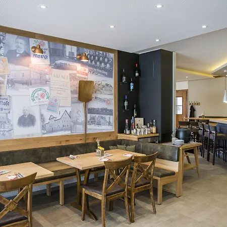 ホテル Landgasthof & Zur Rose Berg