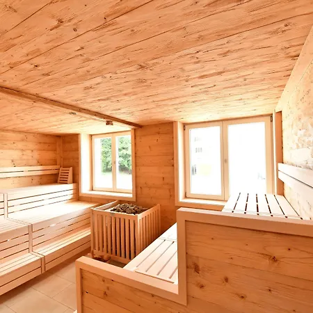 Landgasthof & Zur Rose Berg 3* 埃英根