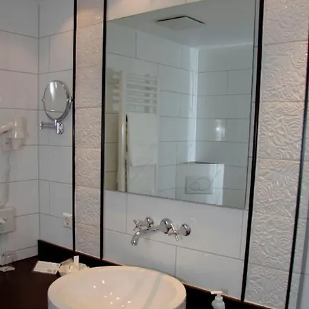 Landgasthof & Zur Rose Berg ホテル