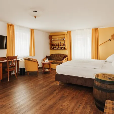 Landgasthof & Zur Rose Berg 3* אהינגן