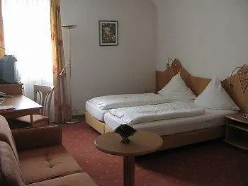 Landgasthof & Zur Rose Berg