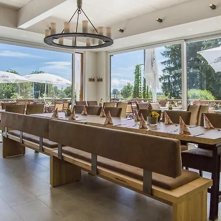 Landgasthof & Zur Rose Berg