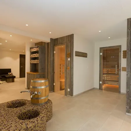 Landgasthof & Zur Rose Berg Hotel 3*